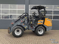 Chargeuse sur pneus Giant G 2700 HD Kniklader