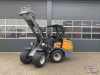 Chargeuse sur pneus Giant G 2700 HD Kniklader