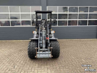 Chargeuse sur pneus Giant G 2700 HD Kniklader