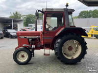 Tracteurs anciens International 743 XL