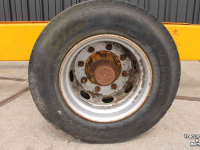 Autres roues, pneus, jantes et accessoires Schuitemaker Onderstel as en banden, wielen/velgen 235/75R17.5 van een Feedo voerdoseerwagen