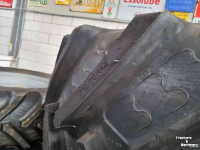 Roues, Pneus, Jantes, Barillets Jumelage BKT 710/70R42 & 600/65R30