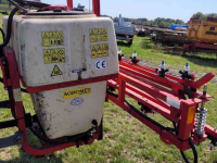 Pulvérisateur porté Agromet Veldspuit 400 ltr  met 10 mtr sproeiboom