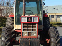 Tracteur International 844 SB
