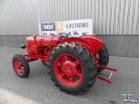 Tracteurs anciens David Brown D25