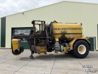 Epandeur de fumier Challenger Terragator TG8133