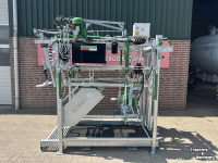Etable à barre de garrot AGM Klauwbekapbox type L hydra