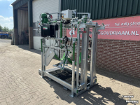 Etable à barre de garrot AGM Klauwbekapbox type L hydra