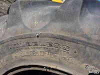 Roues, Pneus, Jantes, Barillets Jumelage Good Year 13.6/24
