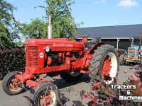 Tracteurs anciens Farmall B-450 Oldtimer Tractor