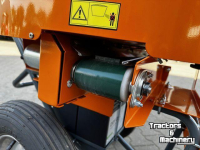 Distributeur de paille pour des logettes Flingk SE-250