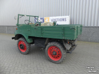 Tracteurs anciens Mercedes Benz Unimog 411
