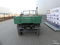 Tracteurs anciens Mercedes Benz Unimog 401