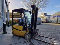 Chariot élévateur Yale 2T electr. heftruck