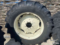 Roues, Pneus, Jantes, Barillets Jumelage Barum 480/70R38 op International velgen