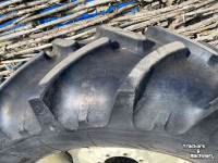 Roues, Pneus, Jantes, Barillets Jumelage Barum 480/70R38 op International velgen