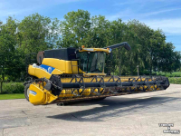 Moissonneuse batteuse New Holland CR 980 Combine + Maaibord