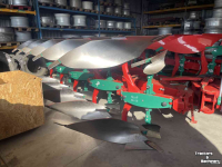 Charrues Kverneland 3300 S vario met steenbeveiliging  150 ha geploegd