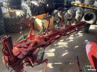 Charrues Kverneland 3300 S vario met steenbeveiliging  150 ha geploegd