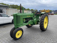 Tracteurs anciens John Deere B