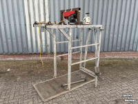 Etable à barre de garrot  100