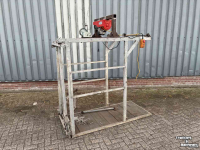 Etable à barre de garrot  100