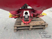 Distributeur d‘engrais Lely centerliner stooier , front aandrijving