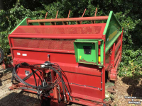 Distributeur de fourrage en bloc Strautmann Bvw