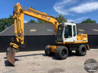 Pelles sur pneus Liebherr A900 Litronic