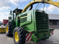 Ensileuse automotrice John Deere 7500