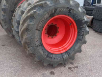 Roues, Pneus, Jantes, Barillets Jumelage BKT 900/50R42 710/55R30