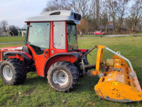 Tracteur pour vignes et vergers Antonio Carraro TRX 8400