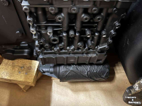 Chargeuse sur pneus Case Complete Powershift versnellingsbak ZF voor Case CE 821E, 921E  New Holland W190B, W190BLR, W190B E.I.