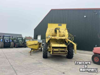 Moissonneuse batteuse New Holland clayson m 140