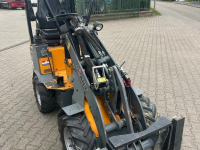Chargeuse sur pneus Giant D254SW