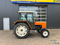 Tracteur Renault 551