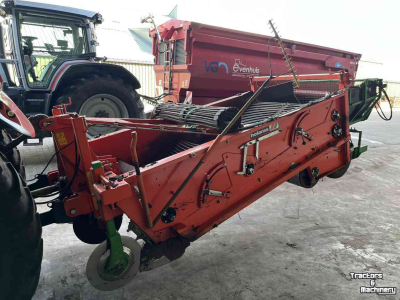 Arracheuse d‘oignons Holaras UM150-F - UR-135-DB Uienrooiset oogstmachines