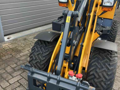 Chargeuse sur pneus Schäffer 2428