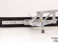Pousse fourrage à pneu Qmac 240 MECH SCHUIN EURO