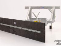 Pousse fourrage à pneu Qmac 240 MECH SCHUIN EURO