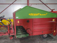 Distributeur de fourrage en bloc Strautmann BVW