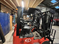 Chariot élévateur EP Equipment EFL 253 B