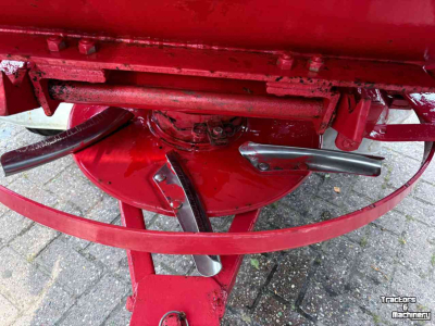 Distributeur d‘engrais Lely 1250 liter