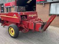 Presses New Holland 570 Balepers pers pakkenperk weidebouwmachines