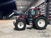 Tracteur Valtra N134 Hitech met FH+PTO en voorlader!
