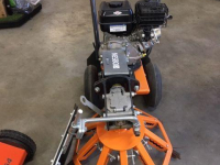 Désherbeuse à brosse rotative Nesbo ONKRUIDBORSTEL UK125