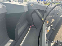 Coupe-blocs d'ensilage Flingk KHXL 1724 met JCB Q-Fit
