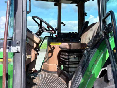 Tracteur John Deere 6100