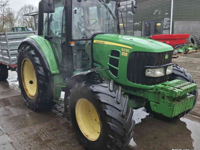 Tracteur John Deere 6230