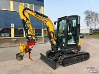 Pelles sur chenilles New Holland E35D graafmachine rupskraan